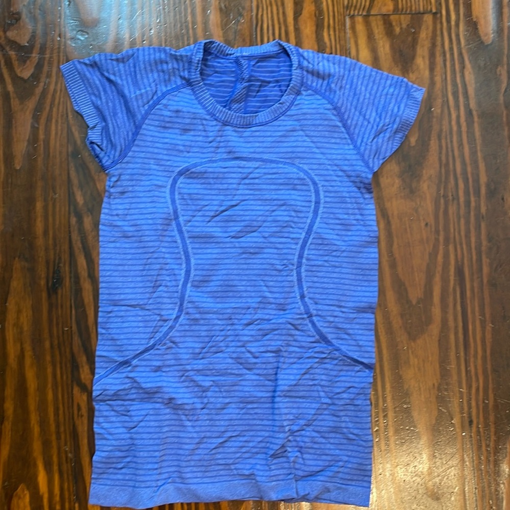 Lululemon blue short sleeve workout top size 4